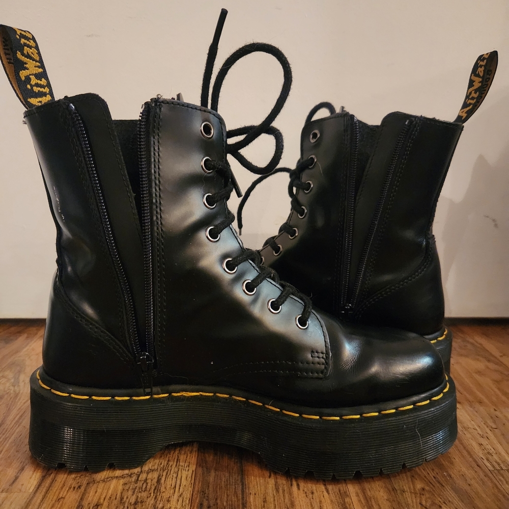 Dr. Martens mini platforms w's size 9 m's 8